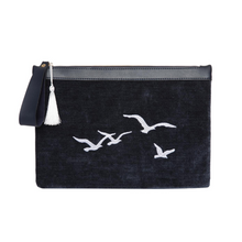 Load image into Gallery viewer, Seagull Velvet Clutch Black
